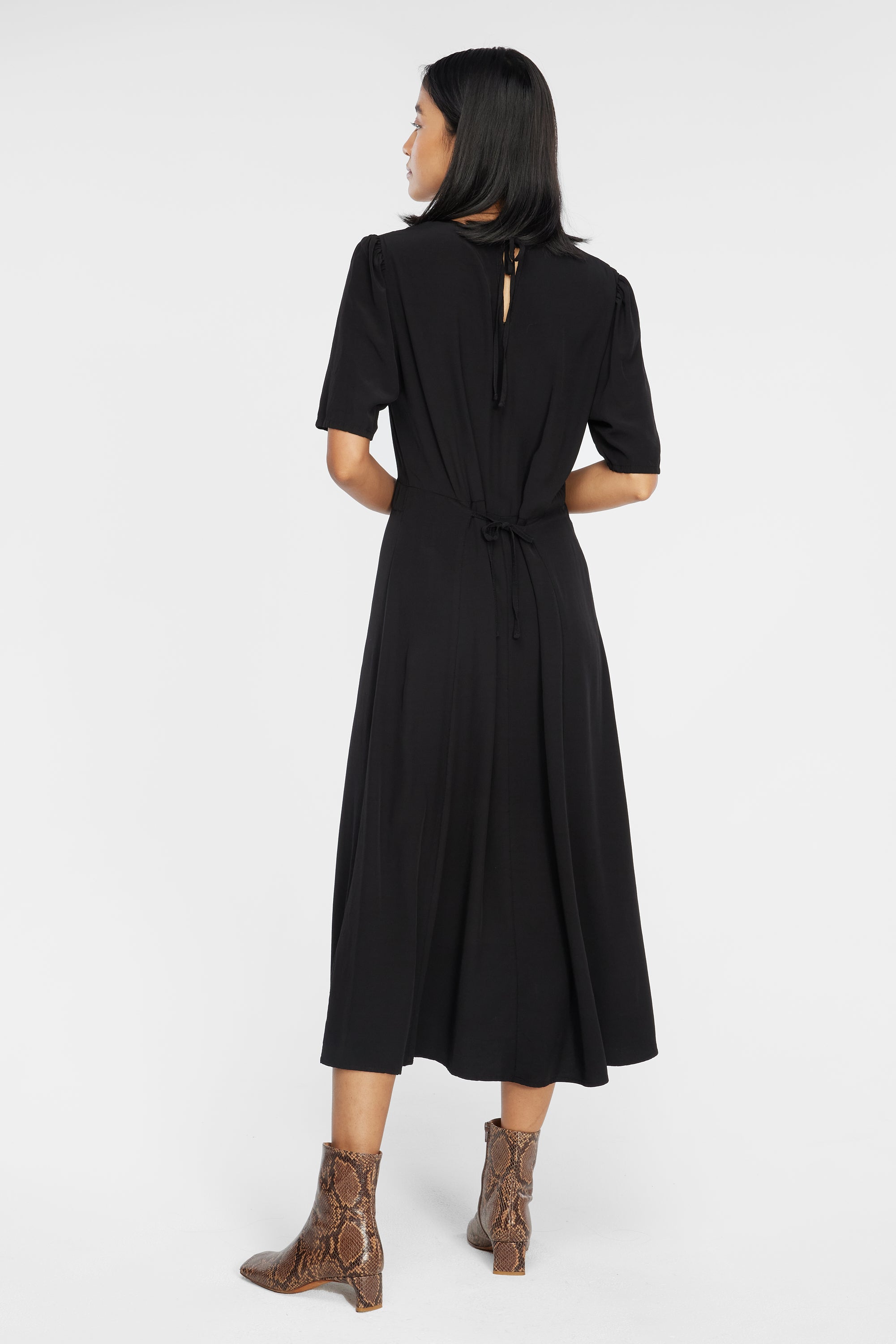 Serena Dress - Tar