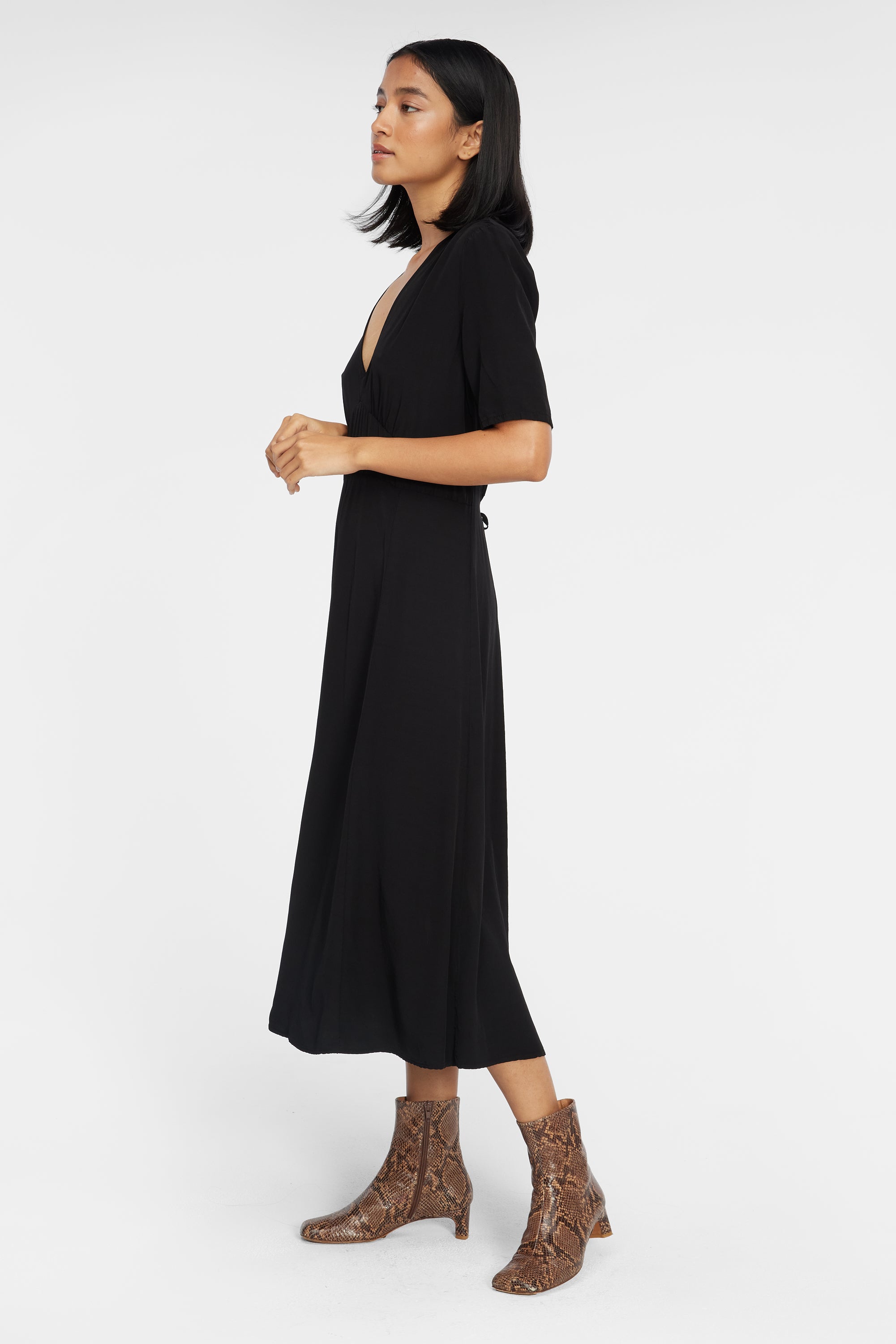 Serena Dress - Tar